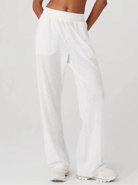 ALO Yoga Mesh All-Star Wide Leg Pant in White L/XL (14/16)